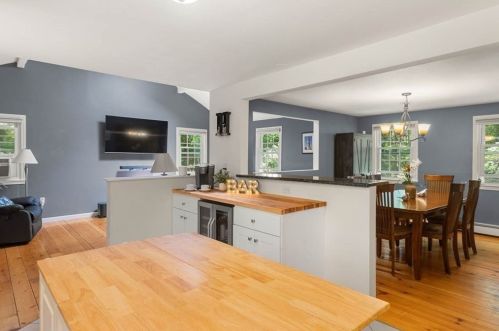 414 Foster St, North Andover, MA 01845-2230