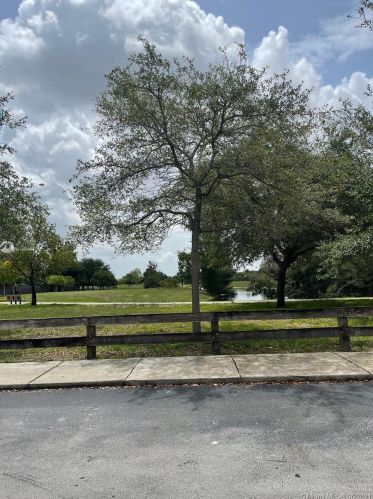 7380 174th Ter, Hialeah, FL 33015-7283