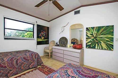 1666 Middle Gulf Dr, Sanibel FL  33957-6307 exterior