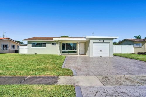 1712 44th Ave, Hollywood FL  33021-4200 exterior