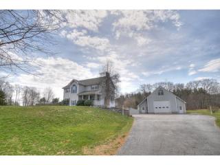 293 Wadleigh Falls Rd, Newmarket, NH 03857-2131