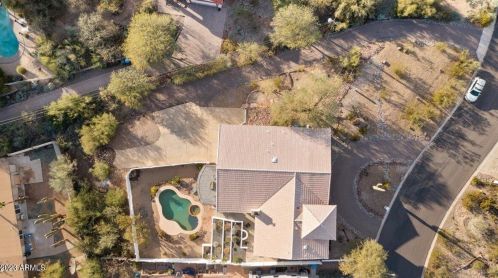 1439 Echo Ln, Phoenix AZ  85020-3831 exterior