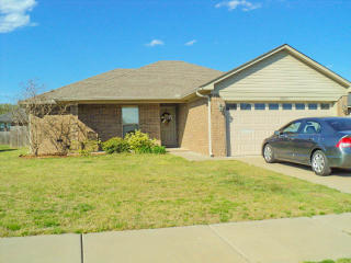 2800 Clover Ln, Conway, AR 72032-8997