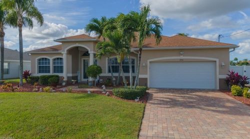 2216 11th Pl, Cape Coral, FL 33990-6614