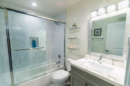 6160 Pacific Coast Hwy, Redondo Beach CA  90277-5907 exterior