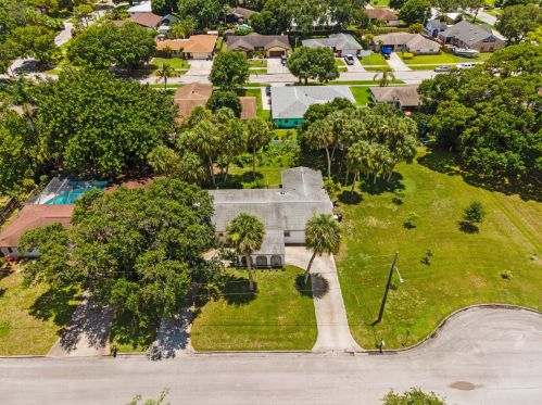 1913 Zephyr Ave, Fort Pierce, FL 34982-5641