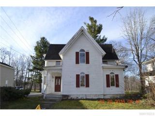 325 Park Ave, Medina NY  14103-1597 exterior