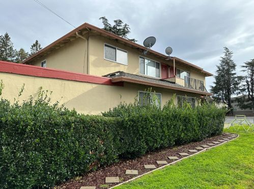 1053 Hamilton Ave, Campbell, CA 95008-0320