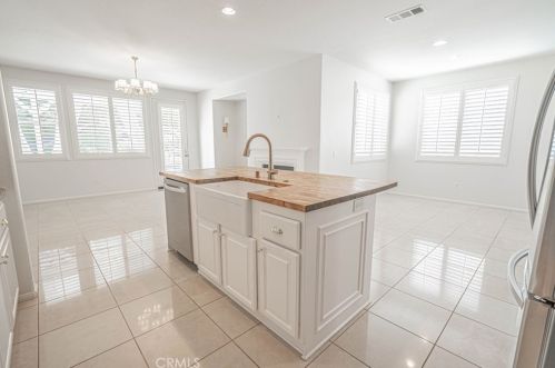 28342 Lorita Ln, Santa Clarita CA  91350-3211 exterior