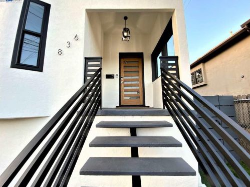 836 47th St, Oakland CA  94608-3202 exterior