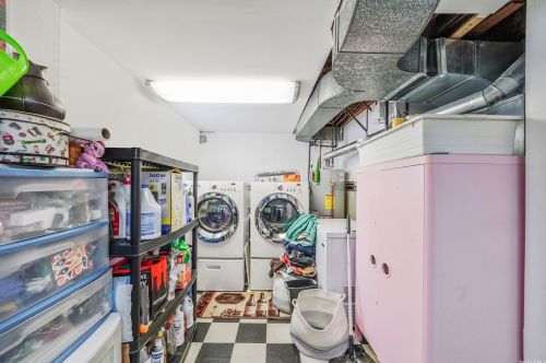 40 Royal Ln, Northport NY  11768-3332 exterior