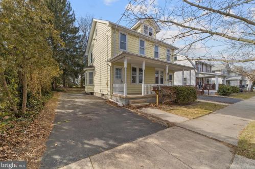 25 Regina Ave, Trenton NJ  08619-2201 exterior