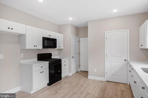 655 Line St, Camden NJ  08103-1452 exterior