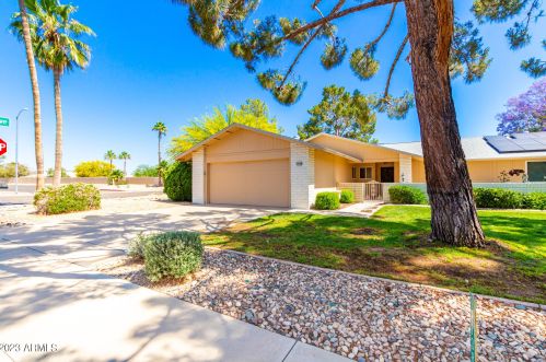 12738 Castle Rock Dr, Sun City, AZ 85375-4651
