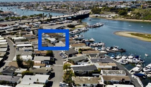 8 Saratoga, Newport Beach CA  92660-6152 exterior