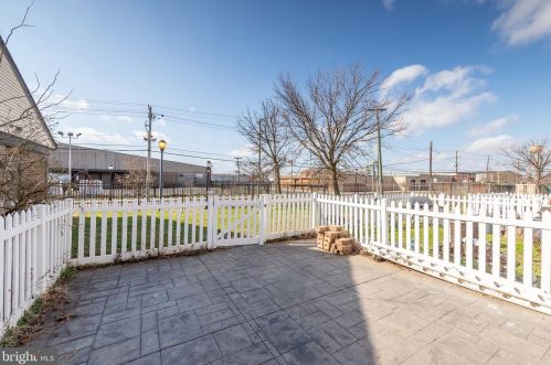 204 Senate Ct, Camden NJ  08103-1016 exterior