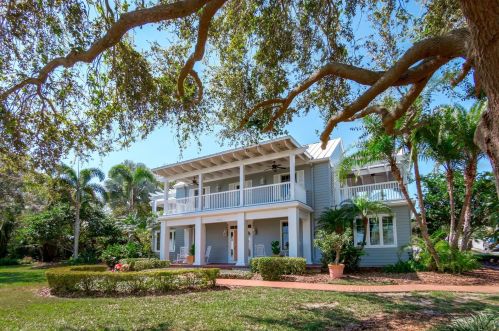 1050 Lake Hollingsworth Dr, Lakeland FL  33803-2267 exterior