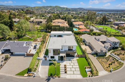 18852 Canyon Crest Dr, Orange CA 92861-2806 exterior