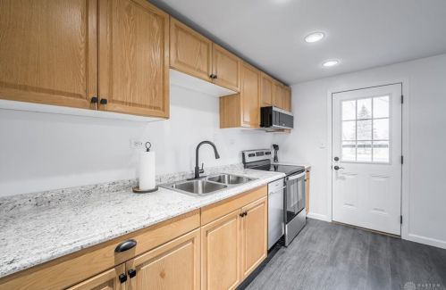 180 Woburn Farm Cir, Englewood OH  45322-3425 exterior