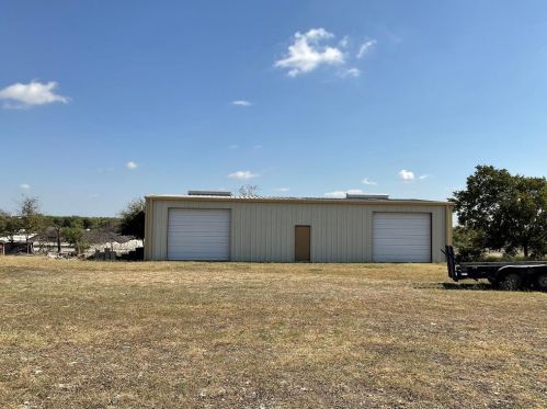 400 Hy View Ln, Monadale, TX 78634-3433