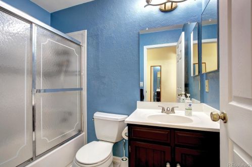 17998 Loyola Dr, Denver CO 80013-3406 exterior