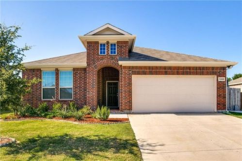 1209 Meadowlakes Dr, Azle, TX 76020-3786