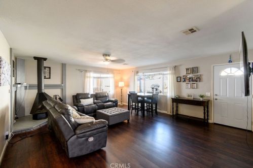 748 Mill St, Lake Elsinore CA  92530-4336 exterior