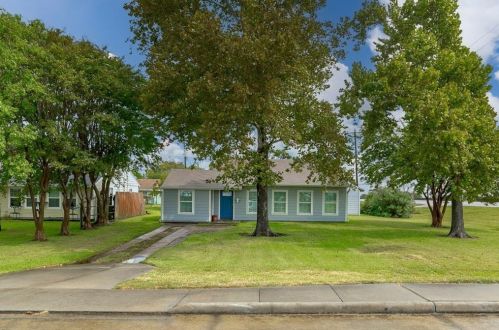 2 16th Ave, Texas City, TX 77590-6236