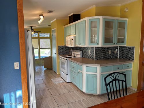 817 Oriole Cir, Sebastian FL  32976-7520 exterior