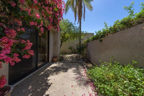 10111 Lakeview Dr, Rancho Mirage CA  92270-1474 exterior