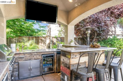 15 Solstice Ct, Oakley CA  94561-1759 exterior