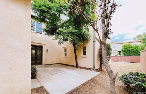 3027 Hampton Way, Ontario CA  91761-2631 exterior