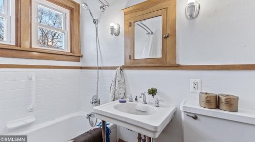 4129 7 St, Minneapolis MN 55421-2804 exterior