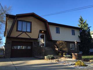 390 Northampton St, Wilkes Barre, PA 18704-5448