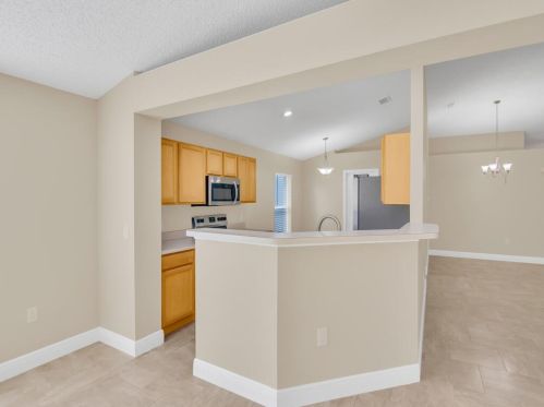 1220 25th Ter, Vero Beach FL 32968-5068 exterior