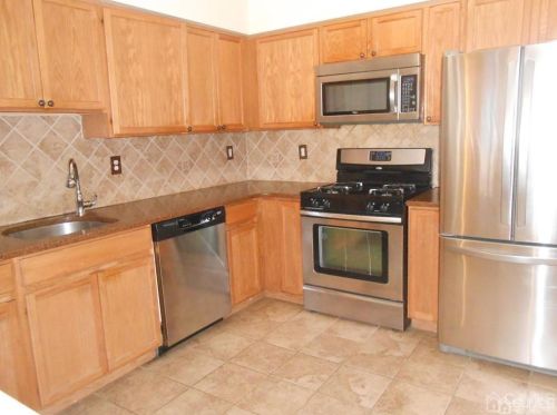 927 Del Negro Ct, South Plainfield NJ  07080-2348 exterior