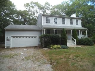 201 James Trl, Richmond, RI 02892-1753