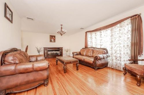 23 Belvidere Pl, New Rochelle, NY 10805-1414
