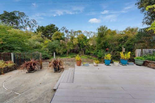 1789 Sarah Dr, Pinole CA  94564-2213 exterior