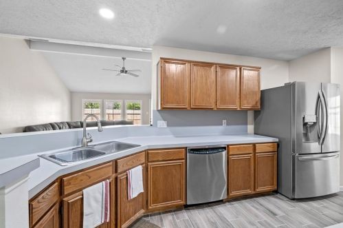 2611 Cloverfield Ct, Pearland TX  77584-8631 exterior