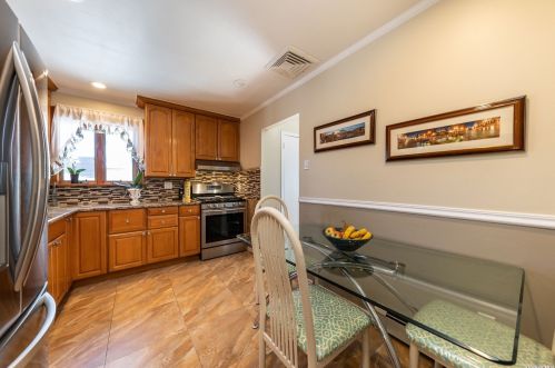 139 Baisley Ave, East Rockaway NY  11518-1823 exterior