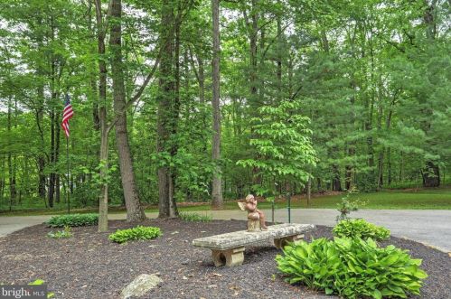 315 Bacon Rd, Red Lion PA  17356-8887 exterior