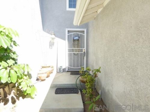 10346 Bosque Dr, Lakeside, CA 92040-2219