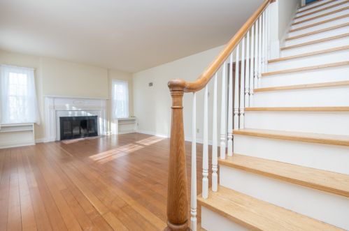 65 Columbia Ave, Waukesha, WI 53186-6335