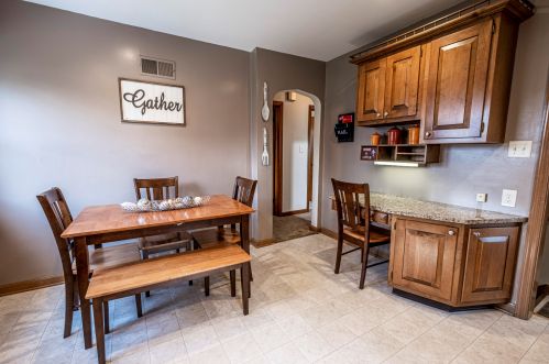 3051 89, Milwaukee WI 53222-3605 exterior