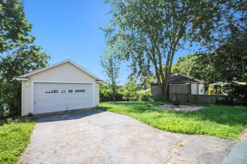 31 Georgiana St, United States Coast Guard Ac, CT 06320-3705
