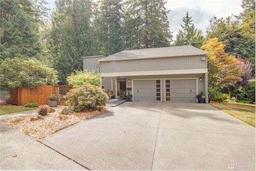 3031 Sherwood Dr, Olympia, WA 98501-3824