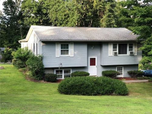 48 Nicole Pl, Middletown, NY 10940-7085