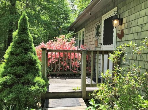 527 Main St, Canaan, CT 06018-2065