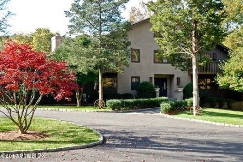 215 Farms Rd, Stamford, CT 06903-2718